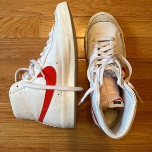 Size 9.5 Mens- Nike Blazer Mid ‘77 Vntg